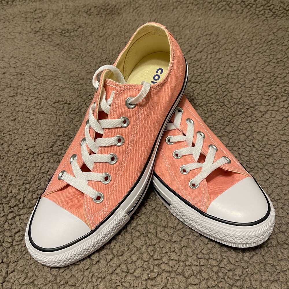 New without tags Converse Chuck Taylor low top